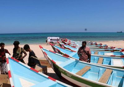 تدشين تسليم قوارب صيد مقدمة من الهلال الكويتي لصيادي سقطرى