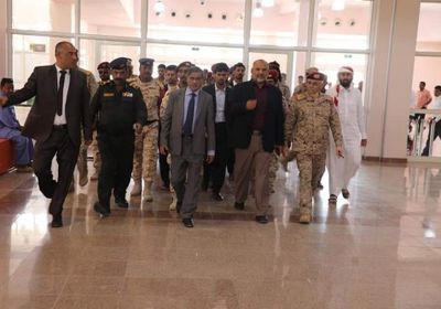 زيارة تفقدية من محافظ حضرموت لمطار سيئون الدولي