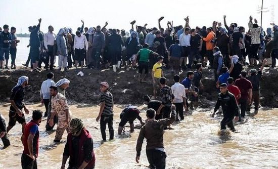 السلطات الإيرانية تأمر بإجلاء 60 ألف شخص من منازلهم بسبب الفيضانات