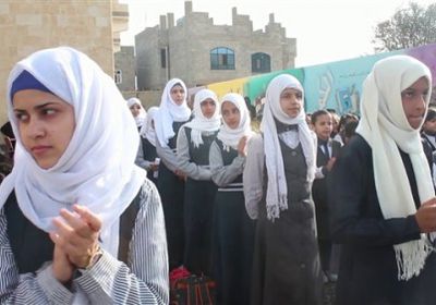 بإيعاز من الحوثي.. اليونيسيف تحرم مئات المعلمين من مستحقاتهم المالية في العود