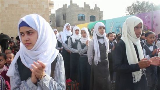 بإيعاز من الحوثي.. اليونيسيف تحرم مئات المعلمين من مستحقاتهم المالية في العود