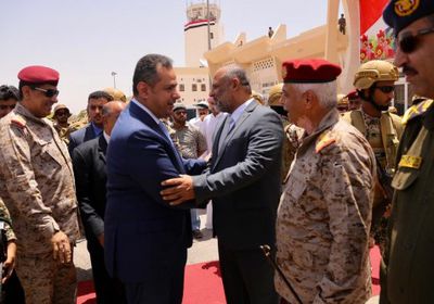 رئيس الحكومة اليمنية يصل سيئون لحضور جلسة النواب