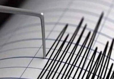 السلطات الإندونيسية تحذر من حدوث "تسونامي" بعد هزة أرضية اليوم