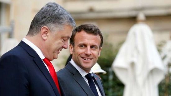 "إيمانويل" يلتقي بالمتنافسين على الرئاسة الأوكرانية