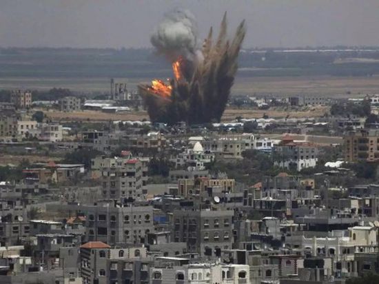 تقرير عبري: الغارات الإسرائيلية بسوريا استهدفت أوكارًا إيرانية
