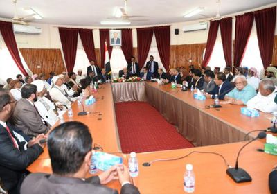 الرئيس هادي يوجه باعتماد 5 مليارات ريال لحضرموت