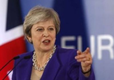 "تيريزا ماي" تلغي أجازة الفصح لمواجهة خطر حزب "بريكست"