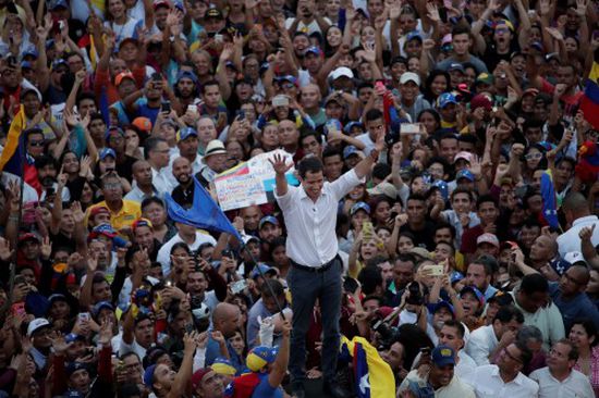 فنزويلا.. "جوايدو" يشارك انصاره في مظاهرة خلال زيارته لمدينة ماراكايبو