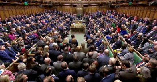 استطلاع رأي: المحافظين البريطاني ينخفض 7 نقاط عن العمال المعارض 