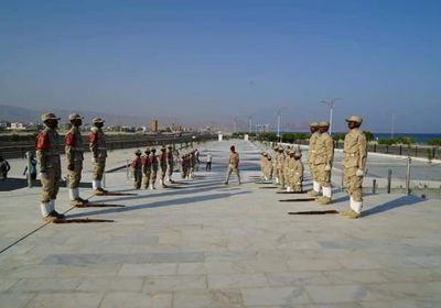 أولى بروفات لواء الشرطة العسكرية لافتتاح مشروع النصب التذكاري بالمكلا (صور)