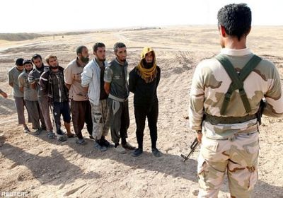 العراق يتأهب لمحاكمة 900 داعشيًا تسلمهم من سوريا