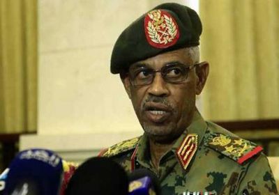 تفاصيل إحالة وزير الدفاع السوداني للتقاعد