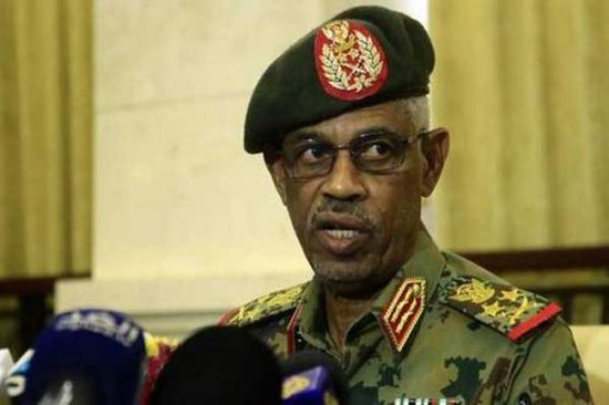 تفاصيل إحالة وزير الدفاع السوداني للتقاعد