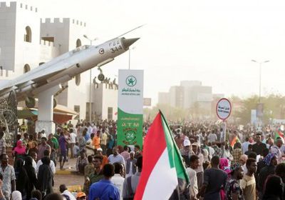المعارضة السودانية تعلن استمرار اعتصامها حتى تتحقق مطالب قوى الثورة