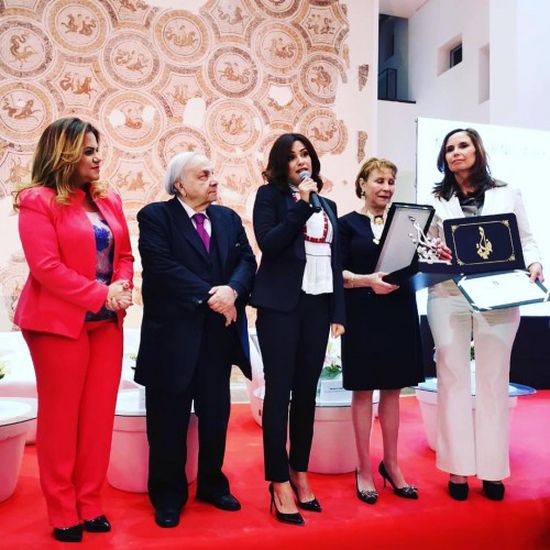 النجمة هند صبري تفوز بجائزة " فاطمة الفهرية " من تونس (صور)