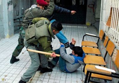 السجن 10 سنوات لمحامي إيراني فضح جرائم التعذيب بسجون الملالي