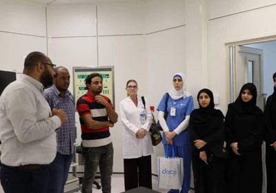 وفد من المجلس الأعلى للأمومة والطفولة الإماراتي يبدأ حملة تثقيفية للأمهات والأطفال بسقطرى (صور)