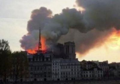 400 عنصر إطفاء يتواجدون بموقع حادث كاتدرائية نوتردام بباريس