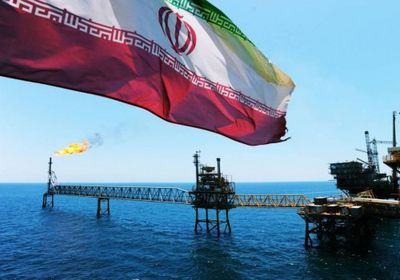 توقعات بتمديد إعفاء 8 شركات من العقوبات لشراء النفط الإيراني 