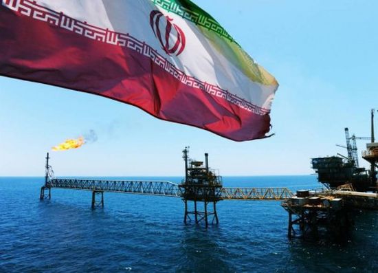 توقعات بتمديد إعفاء 8 شركات من العقوبات لشراء النفط الإيراني 