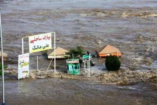فيضانات إيران توقف إنتاج حقلين نفطين بالأحواز