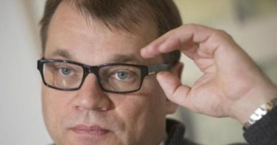 رئيس وزراء فنلندا يعلن تنحيه عن منصبه لحزب الوسط