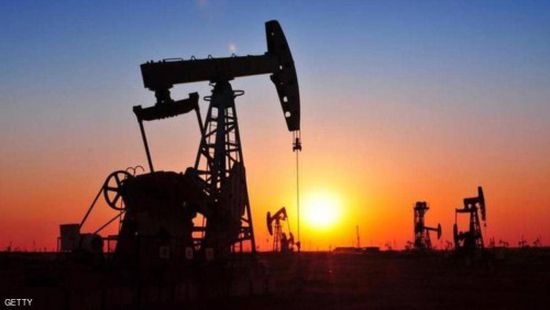 النفط يتجاوز حاجز الـ 71 دولارًا للبرميل متأثرًا بالأحداث السياسية