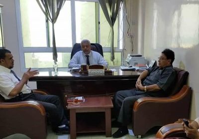 الاتفاق على آلية للتعاون بين هيئتي المساحة الجيولوجية والاستثمار بحضرموت