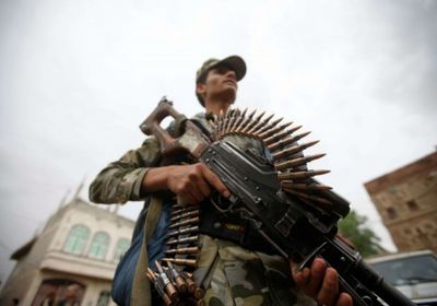 إذاعة حوثية تفصل موظفين لرفضهم دخول دورات طائفية (تفاصيل خاصة)