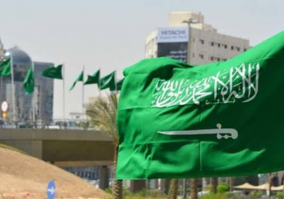 سياسي يكشف الفارق بين السعودية ومحور الشر