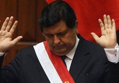 الرئيس البيروفي السابق ينتحر بطلق النار على نفسه 