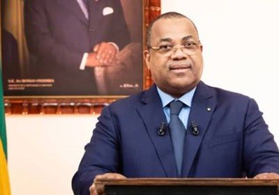 وزير التعليم بالجابون يعلق قرار إصلاح نظام المنح الدراسية