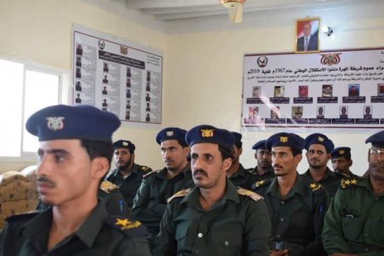 بمشاركة 21 ضابطا ..اختتام الدورة التدريبية لقوات الأمن بالمهرة 