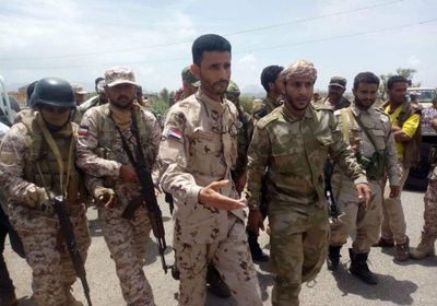 أبو اليمامة يزور الخطوط الأمامية لجبهات القتال شمال الضالع (صور)