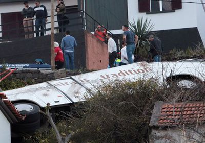 ارتفاع ضحايا حادث انقلاب الحافلة البرتغالية إلى 29 شخصأ