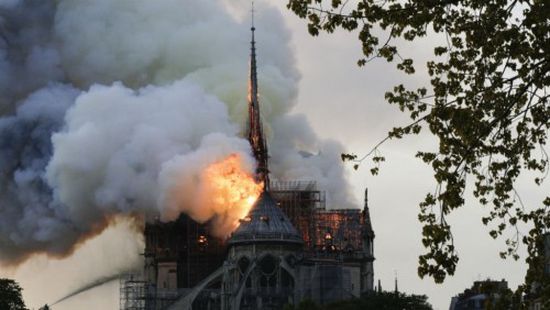 فرنسا تطلق "اكتتاب وطني ودولي" لإعادة تشييد كاتدرائية نوتردام