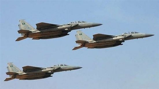 التحالف العربي يقصف مواقع للحوثي في جبهة حمك بالضالع