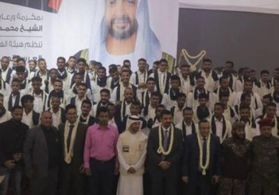 برعاية الهلال الأحمر.. زفاف جماعي لمائتي عريس وعروس في عدن 