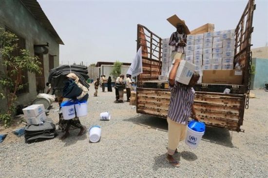 تفاصيل جديدة في نهب المليشيات الحوثية للمساعدات الإنسانية بإب