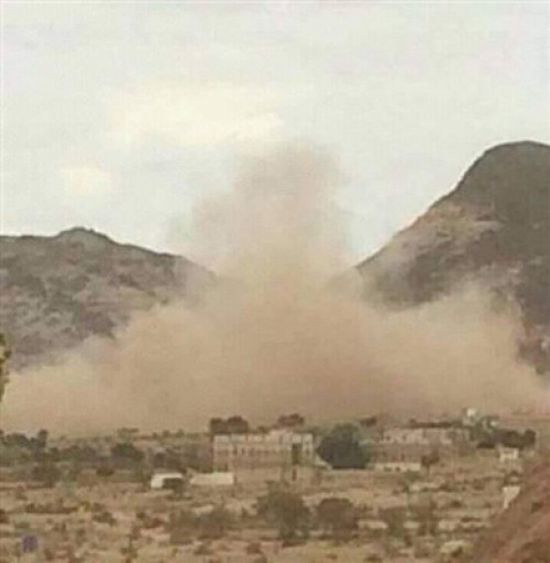 مليشيات الحوثي تقصف منازل المواطنين في الزاهر بالبيضاء