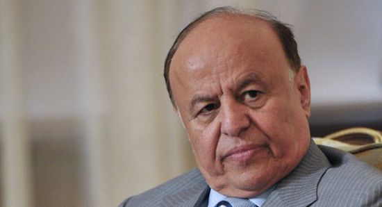 الوزير والمستشار.. "المواجهة مع الحوثي" تُظهر خلافات في معسكر الشرعية