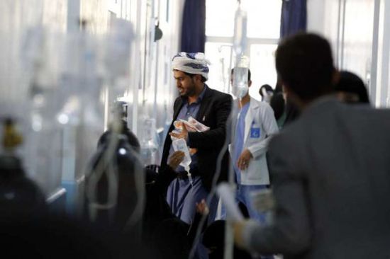 الكوليرا .. مصدر دخل جديد لمليشيا الحوثي 
