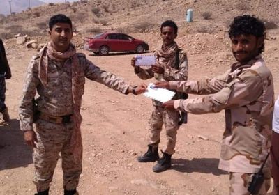 قائد النخبة الشبوانية يكرم أفراد وقيادة نقطة العرم 