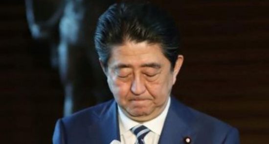 رئيس الوزراء اليابانى يبعث قربانا إلى ضريح ياسوكونى لضحايا الحرب
