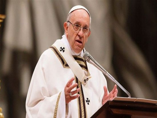 بابا الفاتيكان يدعو لعودة لاجئي سوريا وحوار الأطراف المتنازعة بليبيا