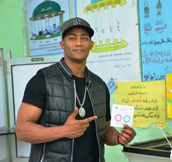 محمد رمضان يدلي بصوته في استفتاء التعديلات الدستورية (صور)