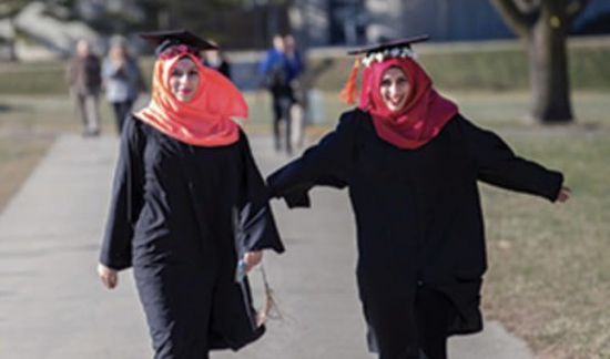 السفير الأمريكي: حوالي 517 طالب يمني يدرس في الولايات المتحدة