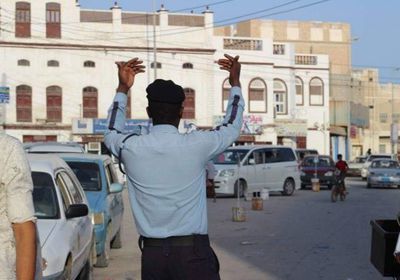 حملة مرورية موسعة تلاحق المخالفين في الشحر