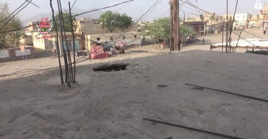 مليشيات الحوثي تستهدف منازل المواطنين في حيس بالحديدة