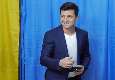 فوز ممثل كوميدي برئاسة أوكرانيا